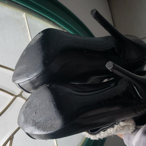 ALEXANDER MCQUEEN Faithful Shearling Ankle Boots...size 38... Black - Picture 7 of 8